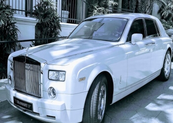 Carlos Limousine & Sedan Service - Garden Grove, CA Limo Service - Business Gallery Image