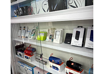 CELL PHONES AND COMPUTER REPAIR SHOP
