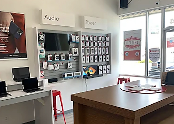 CPR Cell Phone Repair Louisville - Louisville, KY Cell Phone Repair - Business Interior Image