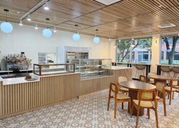 Cake Meet Me Patisserie - Bellevue, WA Cakes - Restaurant Interior Image