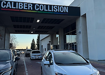 Caliber Collision Fresno Fresno Auto Body Shops image 1