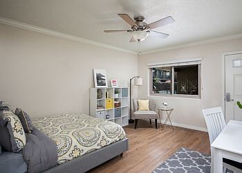 California Palms Apartments - Santa Ana, CA Apartments For Rent - Hotel Room Image