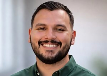 Cameron Parikh, DPT - GREEN OAKS PHYSICAL THERAPY CARROLLTON - Carrollton, TX Physical Therapists - Doctor Portrait Image