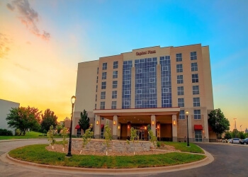 3 Best Hotels In Topeka Ks Threebestrated Capitol Plaza Hotel Convention Center