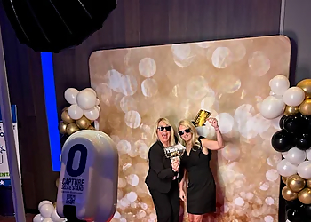 Capture Photo Booth - Des Moines, IA Photo Booth Companies - Selfie Spot