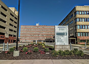 Kansas City Neurosurgeons Carlos Bagley, MD - SAINT LUKE'S NEUROLOGICAL & SPINE SURGERY-PLAZA