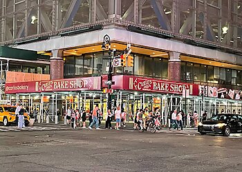 New York Bakeries Carlo's Bakery