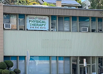 Oakland Physical Therapists Caroline Taylor, DPT, OCS, FAAOMPT - Taylor & Thornburg Physical Therapy, Inc.