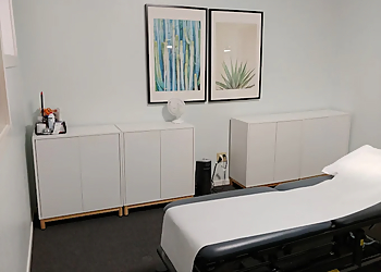 Oakland Physical Therapists Caroline Taylor, DPT, OCS, FAAOMPT - Taylor & Thornburg Physical Therapy, Inc.