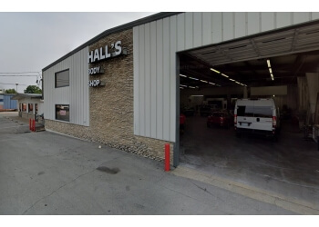 Louisville auto body shop Carstar Hall's Collision