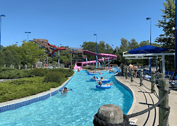 Cascade Bay Water Park in Minneapolis - ThreeBestRated.com