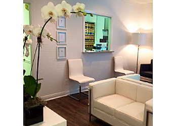 Mobile Plastic Surgeon Charles L. Dyas Jr., MD