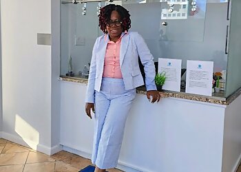 El Paso Neurologists Chigolum Eze, MD