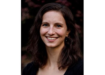 Chloe Hallyburton, PT, DPT - WHOLE BODY HEALTH PHYSICAL THERAPY Portland Physical Therapists image 1