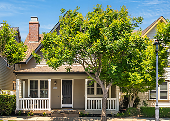 Walnut Creek Real Estate Agents Chris Luna - COMPASS REALTOR