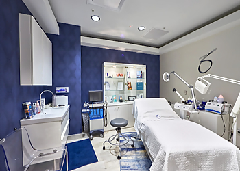 St Petersburg Plastic Surgeon Christian Drehsen, MD - CLINIQUE OF PLASTIC SURGERY