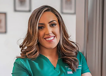 Christiana Marron, DPT, GTS, CPT, CSCS - PHYSICAL THERAPY FORT LAUDERDALE Christiana Marron, DPT, GTS, CPT, CSCS - PHYSICAL THERAPY FORT LAUDERDALE - Fort Lauderdale, FL Physical Therapists - Doctor Portrait Image
