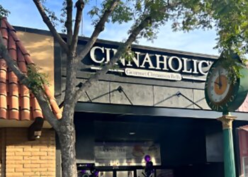 Visalia Bakeries Cinnaholic Visalia