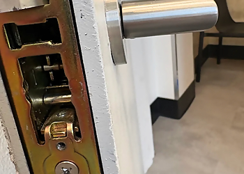 City Locksmith 24/7 - Cambridge, MA Locksmiths - Service Image