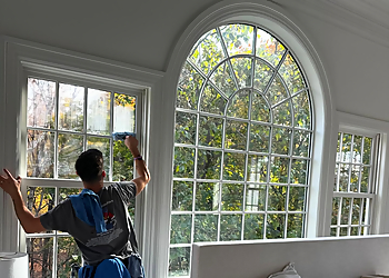 Clarity Window Cleaning Clarity Window Cleaning - Stamford, CT Window Cleaners - Team Working Image