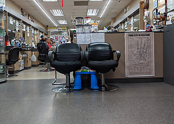 Clip & Cut Salon - Orlando, FL Hair Salons - Salon Interior Image