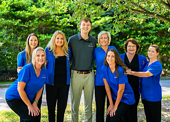 Columbia Dentists Collins Walker, DMD - FAMILY DENTAL HEALTH OF SPRING VALLEY