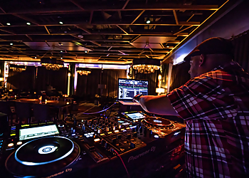 Springfield Night Clubs Commonwealth Bar and Lounge