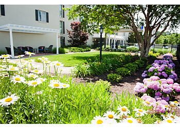 Norfolk Assisted Living Facilities Commonwealth Senior Living at Leigh Hall