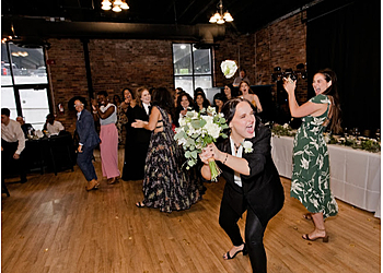 Lincoln Djs Complete Weddings + Events