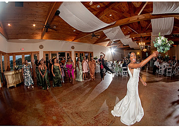 Sioux Falls Djs Complete Weddings + Events