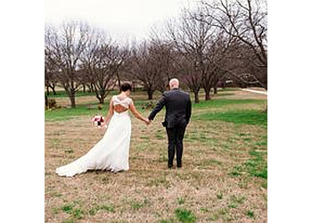 Dallas wedding photographer Convey Studios