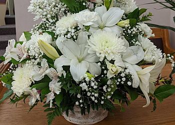 Mesa Florists Crismon Flowers