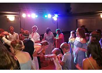 Cedar Rapids Djs Crowd Controllers Worldwide Dj's