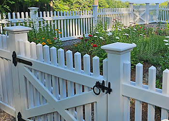 Manchester Fencing Contractors Crowe Fence & Deck Supply