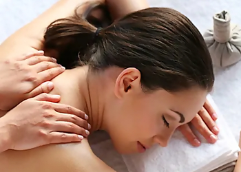 D Best Massage & Head Spa - Glendale, AZ Massage Therapy - Patient Care Image