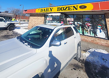 Daily Dozen - Warren, MI Bagel Shops - Restaurant Exterior Image