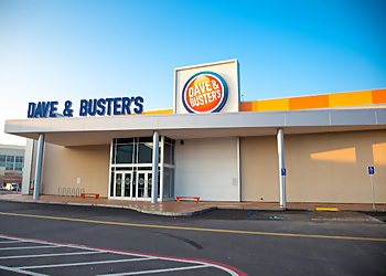 Fresno Sports Bars Dave & Buster's