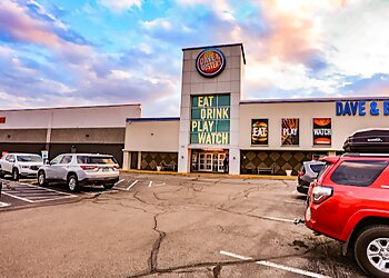 Indianapolis Sports Bars Dave & Buster's Indianapolis