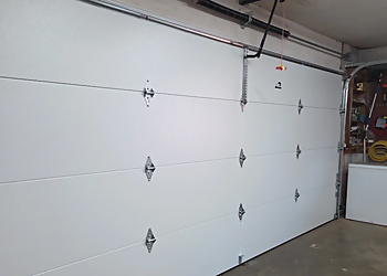 Dave's Garage Doors - Salem, OR Garage Door Repair - Service Image