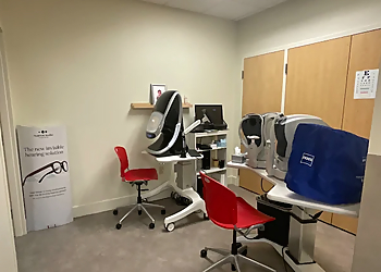 David Diaz, OD - Chandler, AZ Eye Doctors - Clinic Interior Image