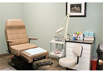 David J. Liss, DPM - Los Angeles, CA Podiatrists - Medical Equipment Image