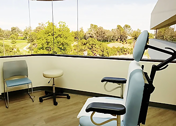 David J. Sire, MD - Fullerton, CA Dermatologists - Treatment Room Image