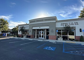 Bakersfield Eye Doctors Dawson T. Li, OD - LI & LIAO OPTOMETRY