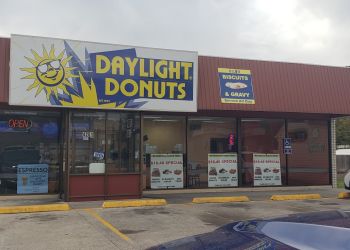 3 Best Donut Shops in Topeka, KS - Expert Recommendations