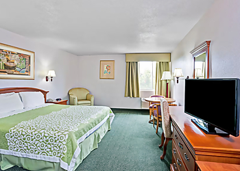 Days Inn & Suites by Wyndham Fullerton - Fullerton, CA Hotels - Hotel Room Image
