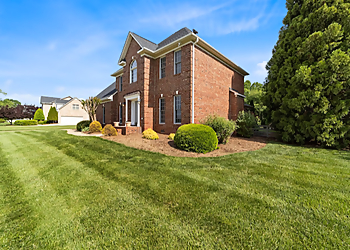 Greensboro Real Estate Agents DeDe Cunningham - KELLER WILLIAMS ONE | DEDE'S REAL ESTATE GROUP