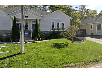 Cincinnati Nail Salons Deluxe Nails Salon & Spa