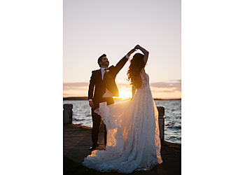 Derrick Parsons Weddings - Milwaukee, WI Wedding Photographers - Professional Highlights