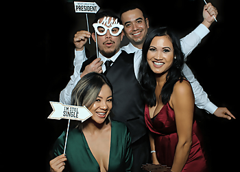 Glendale Photo Booth Companies Diamond Mirror PhotoBooth