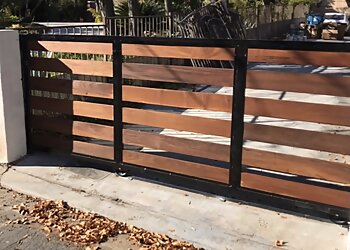 Las Vegas Fencing Contractors Divine About the Fence